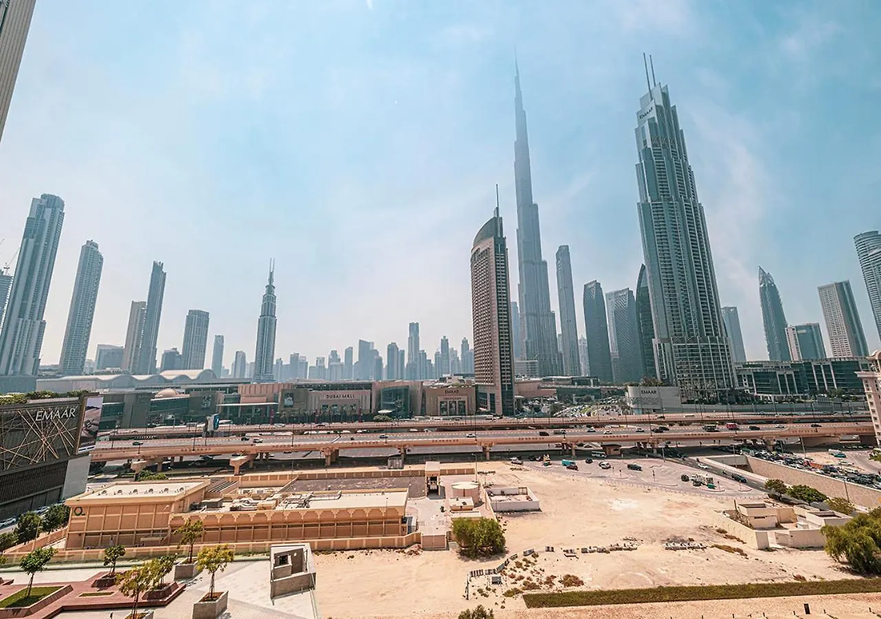 Full Burj Khalifa View - Opposite Dubai Mall Access - 8 Min Walk To Mall & Fountain - Luxury 2Br